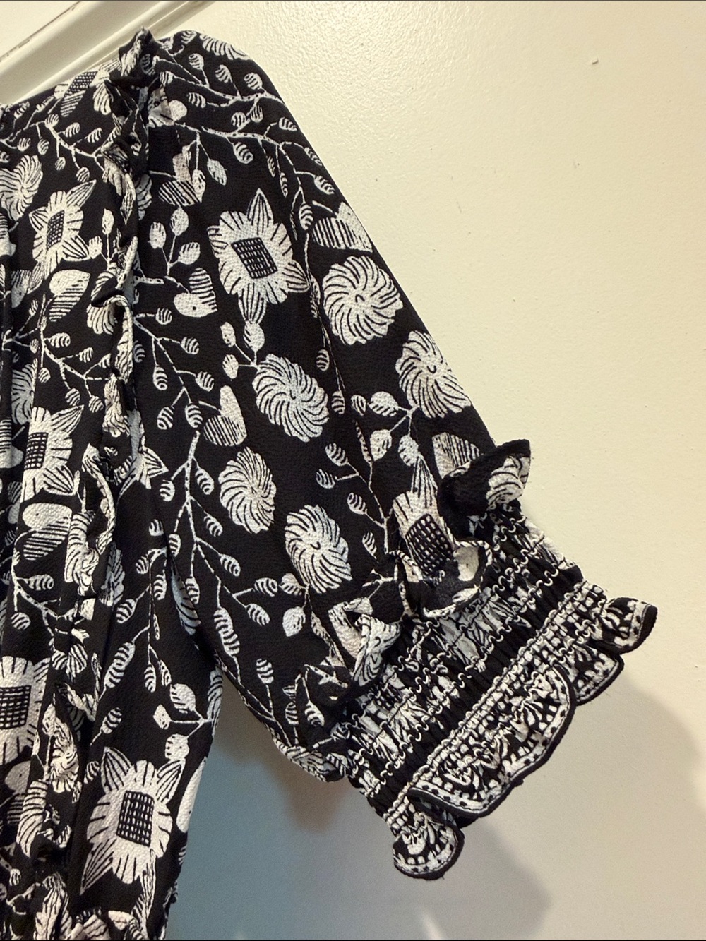 Max Studio Black and White Floral Maxi Dress - Picture 3 of 6
